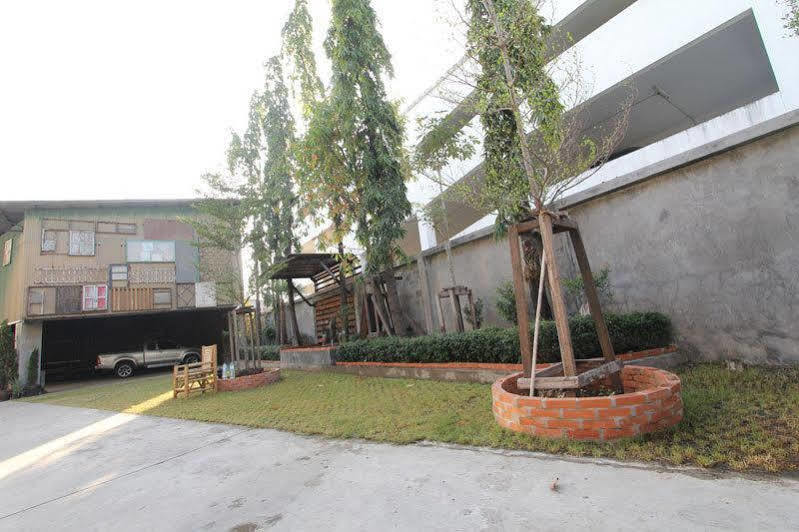 Leesort @ Onnuch Bangkok Exterior foto