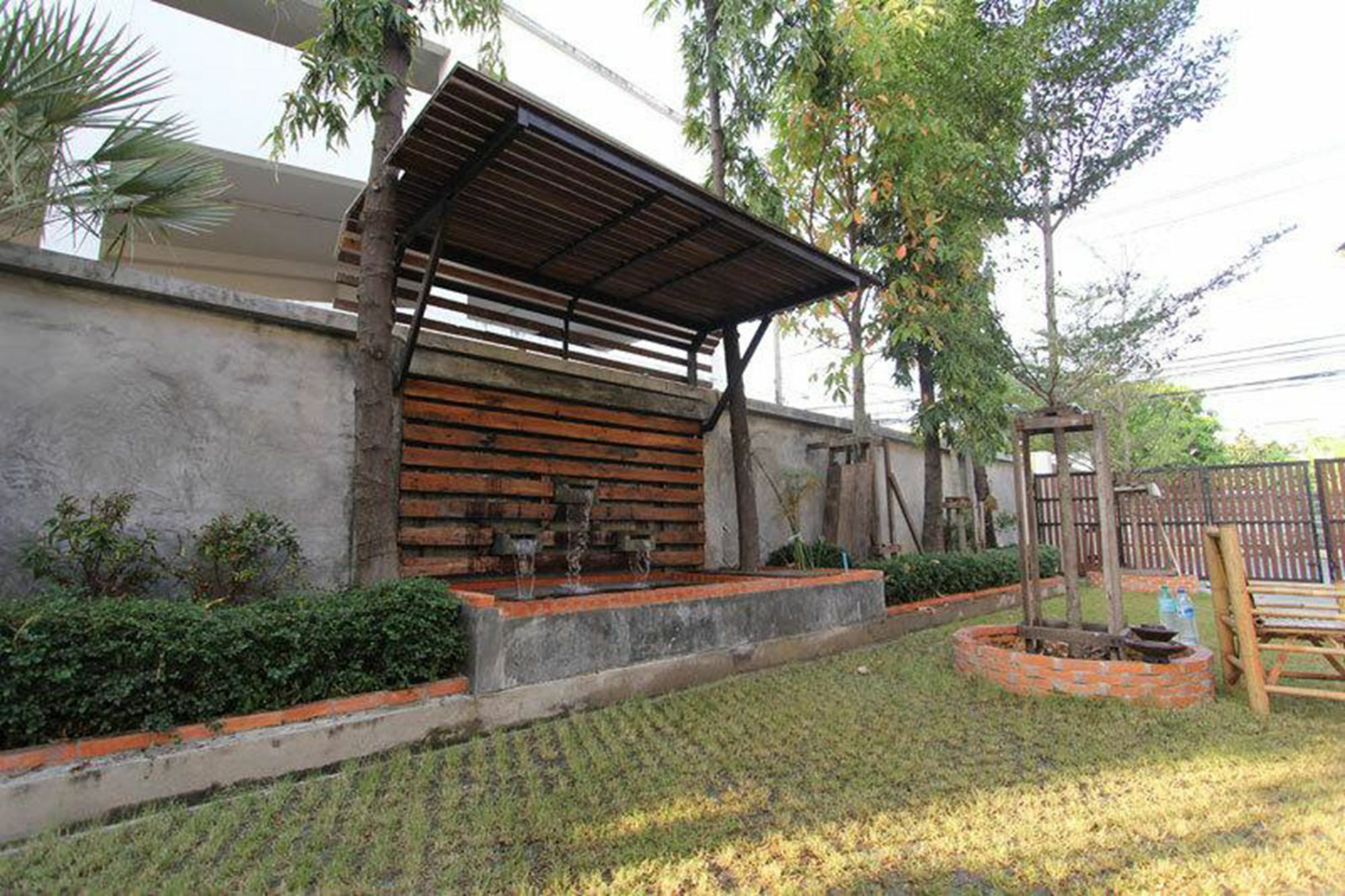 Leesort @ Onnuch Bangkok Exterior foto